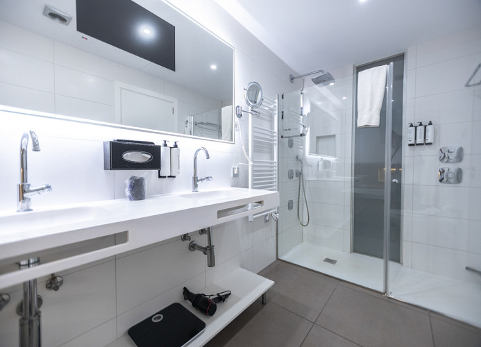 Paradise Apartment Suite
