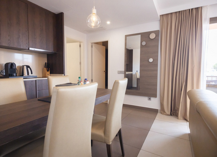 Paradise Apartment Suite